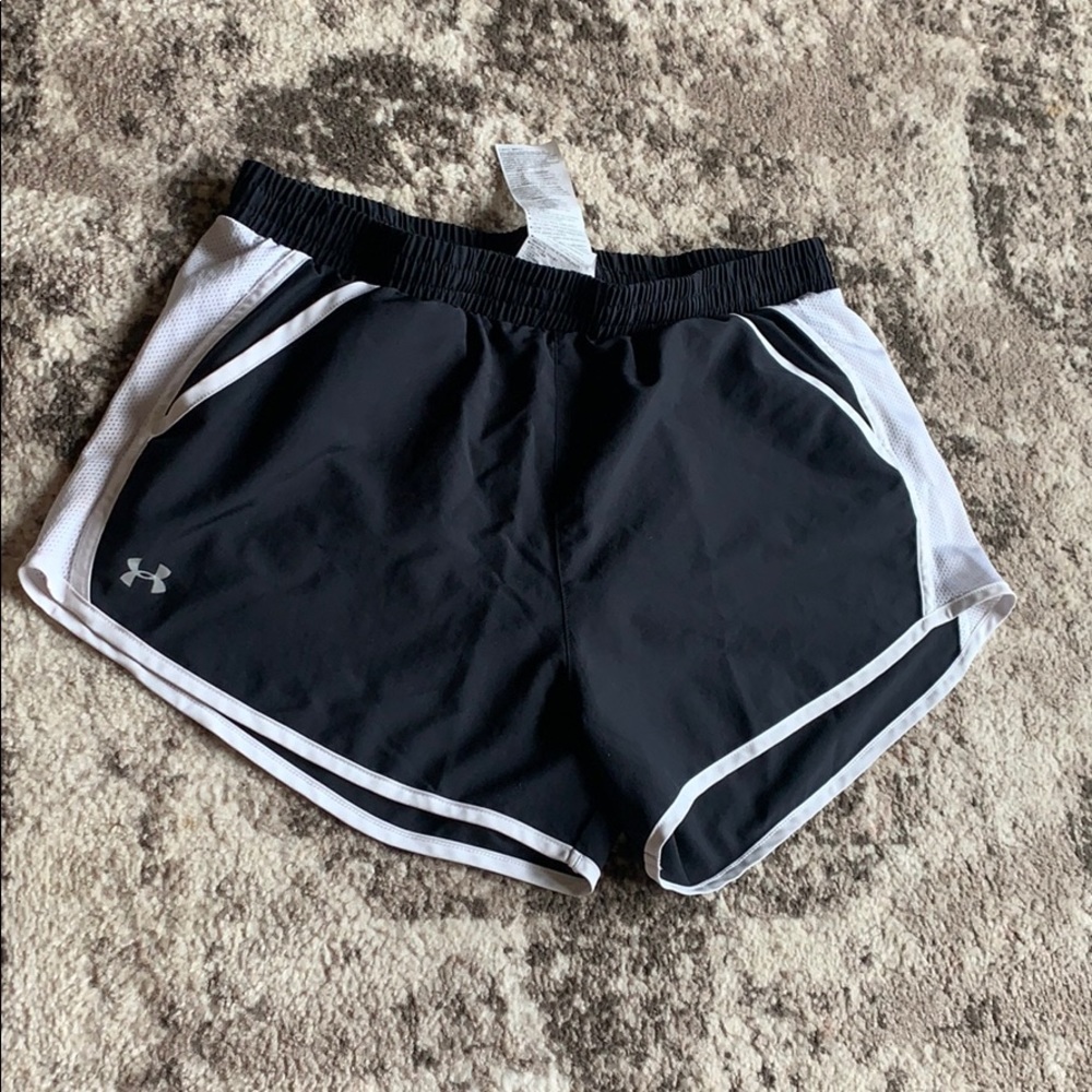 Under armor running short with pockets